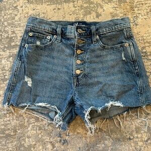 Gap High Rise Cheeky Short in Sz 6/28. Button Closure, Distressed, Raw Hem